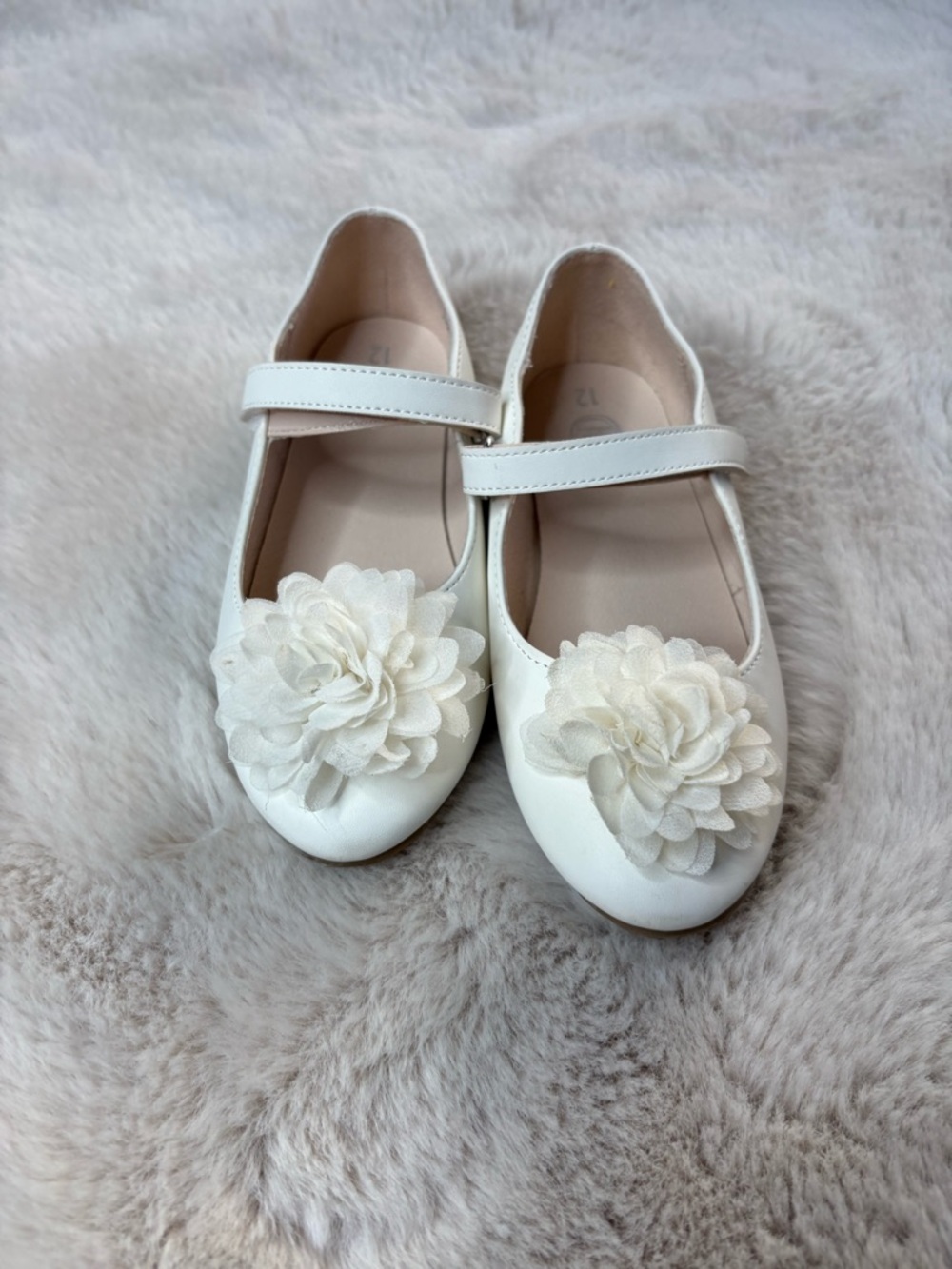 wonder nation White Mary Jane Shoes with Flower Accent